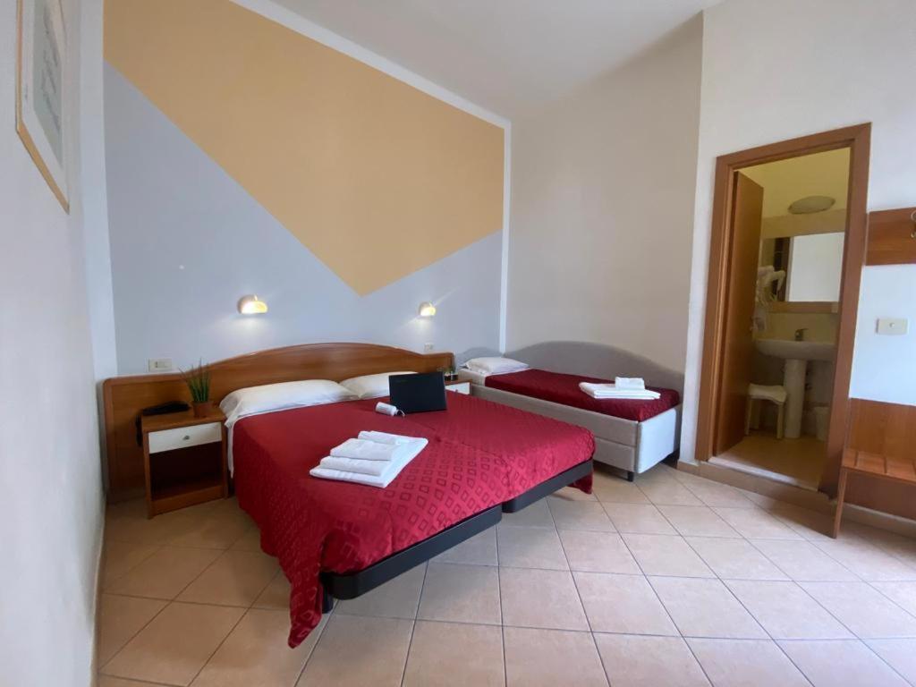 Hotel Villa Caterina Rimini Ngoại thất bức ảnh