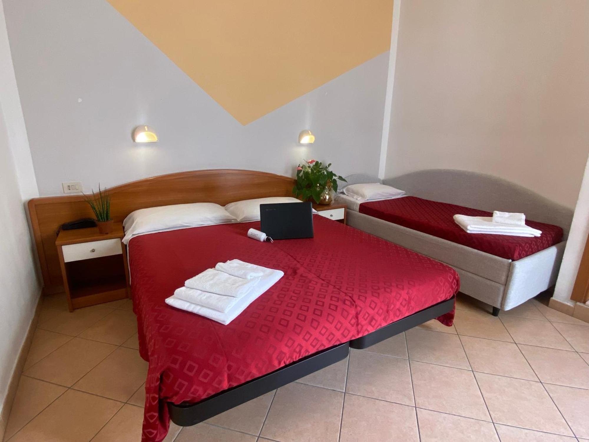 Hotel Villa Caterina Rimini Ngoại thất bức ảnh