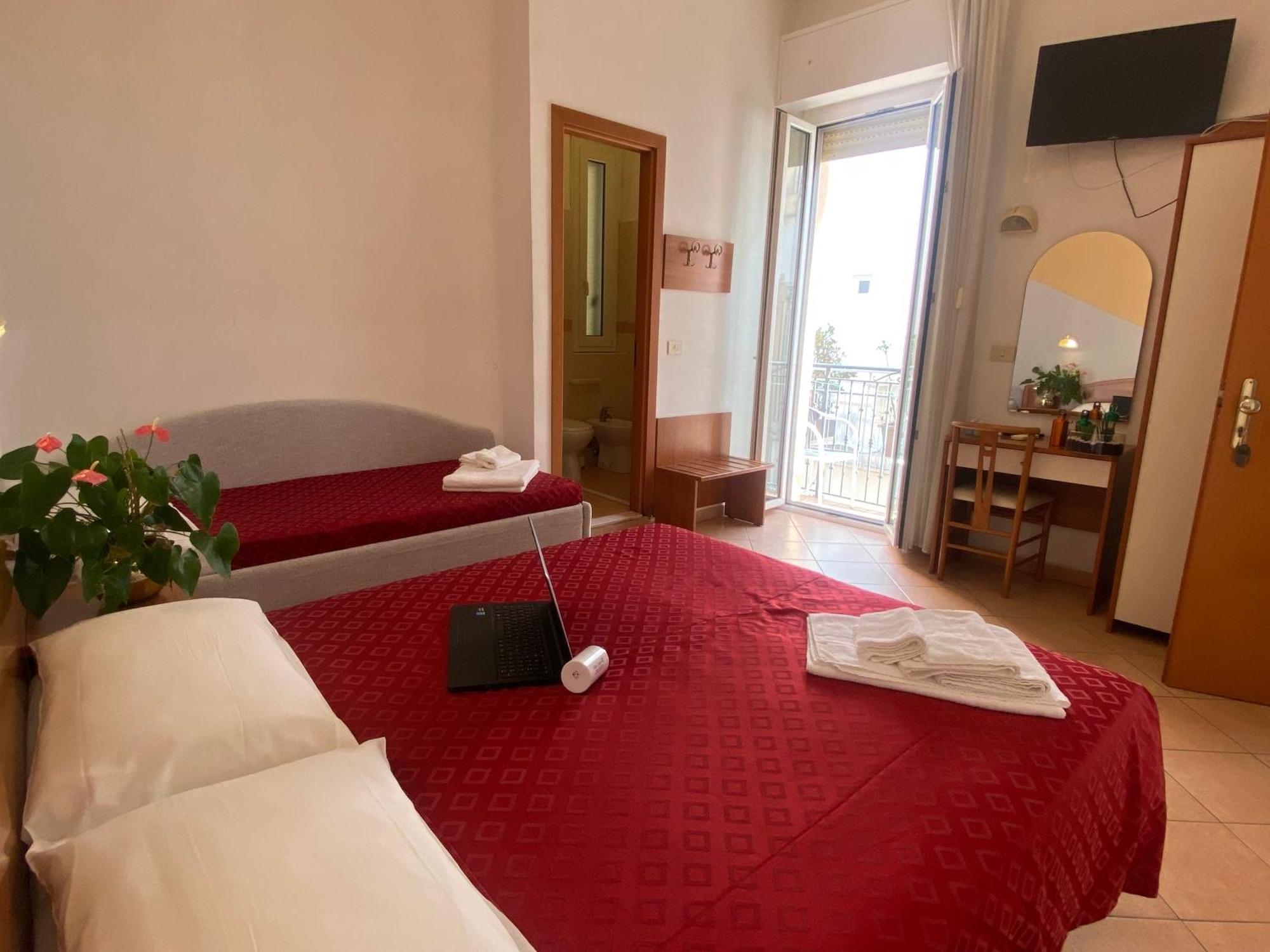 Hotel Villa Caterina Rimini Ngoại thất bức ảnh