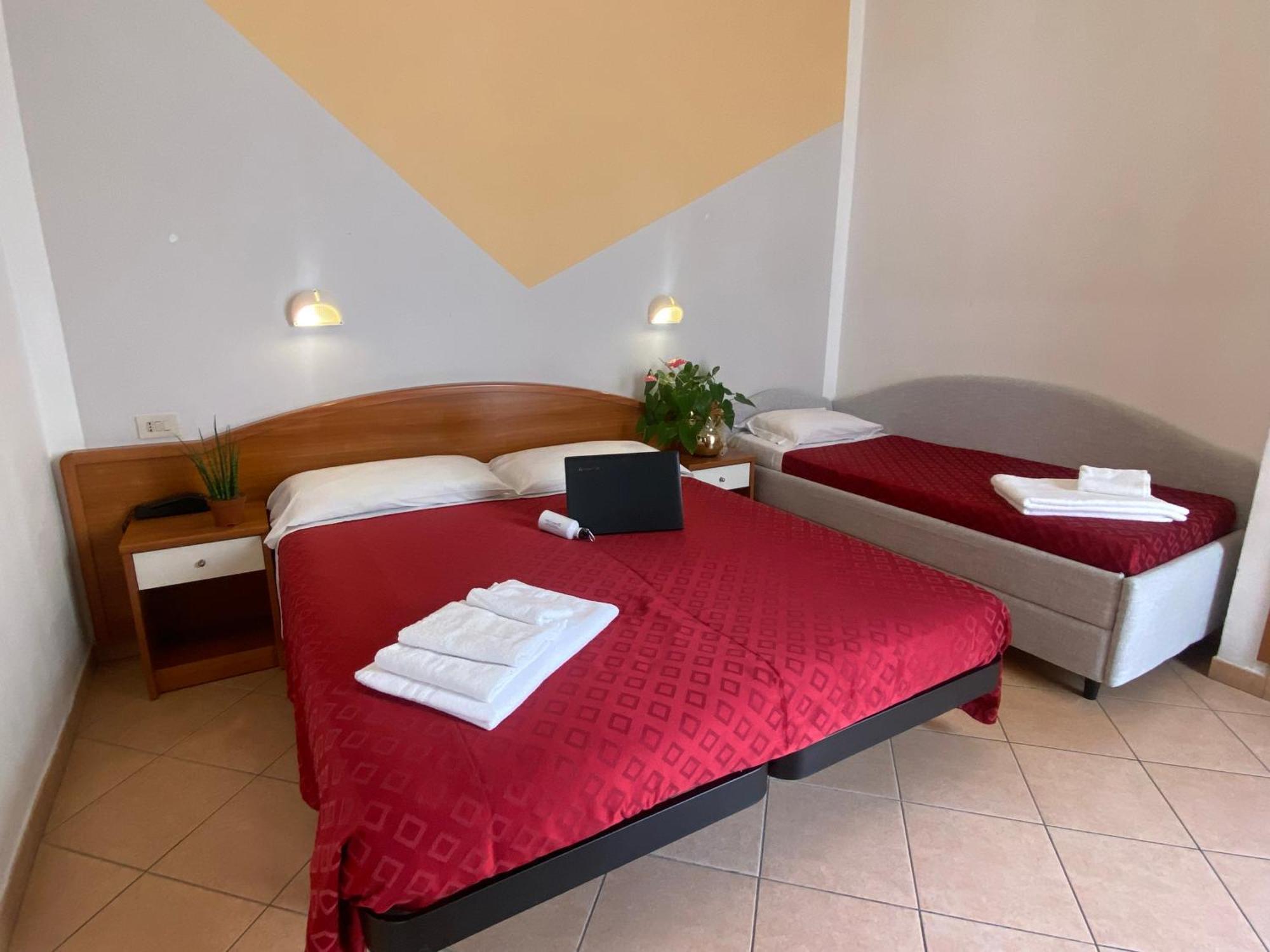Hotel Villa Caterina Rimini Ngoại thất bức ảnh