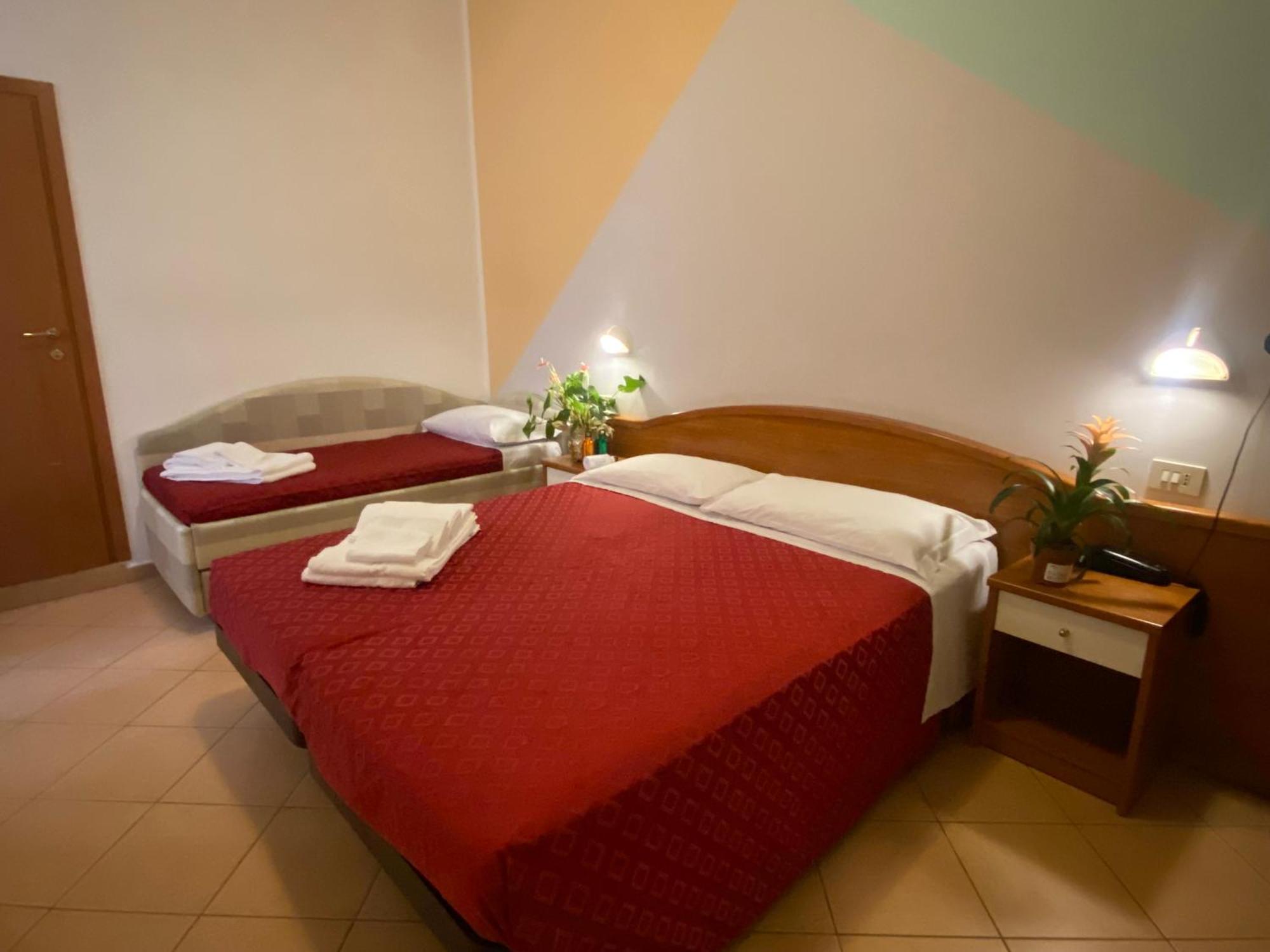 Hotel Villa Caterina Rimini Ngoại thất bức ảnh