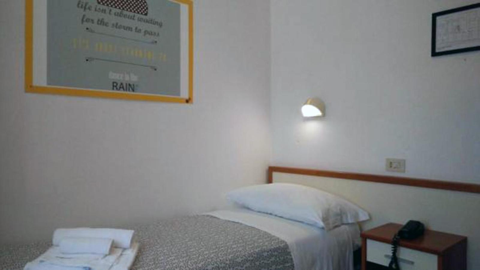 Hotel Villa Caterina Rimini Ngoại thất bức ảnh