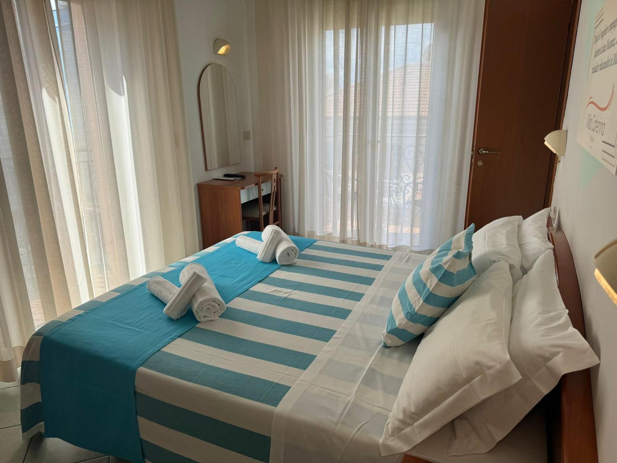Hotel Villa Caterina Rimini Ngoại thất bức ảnh