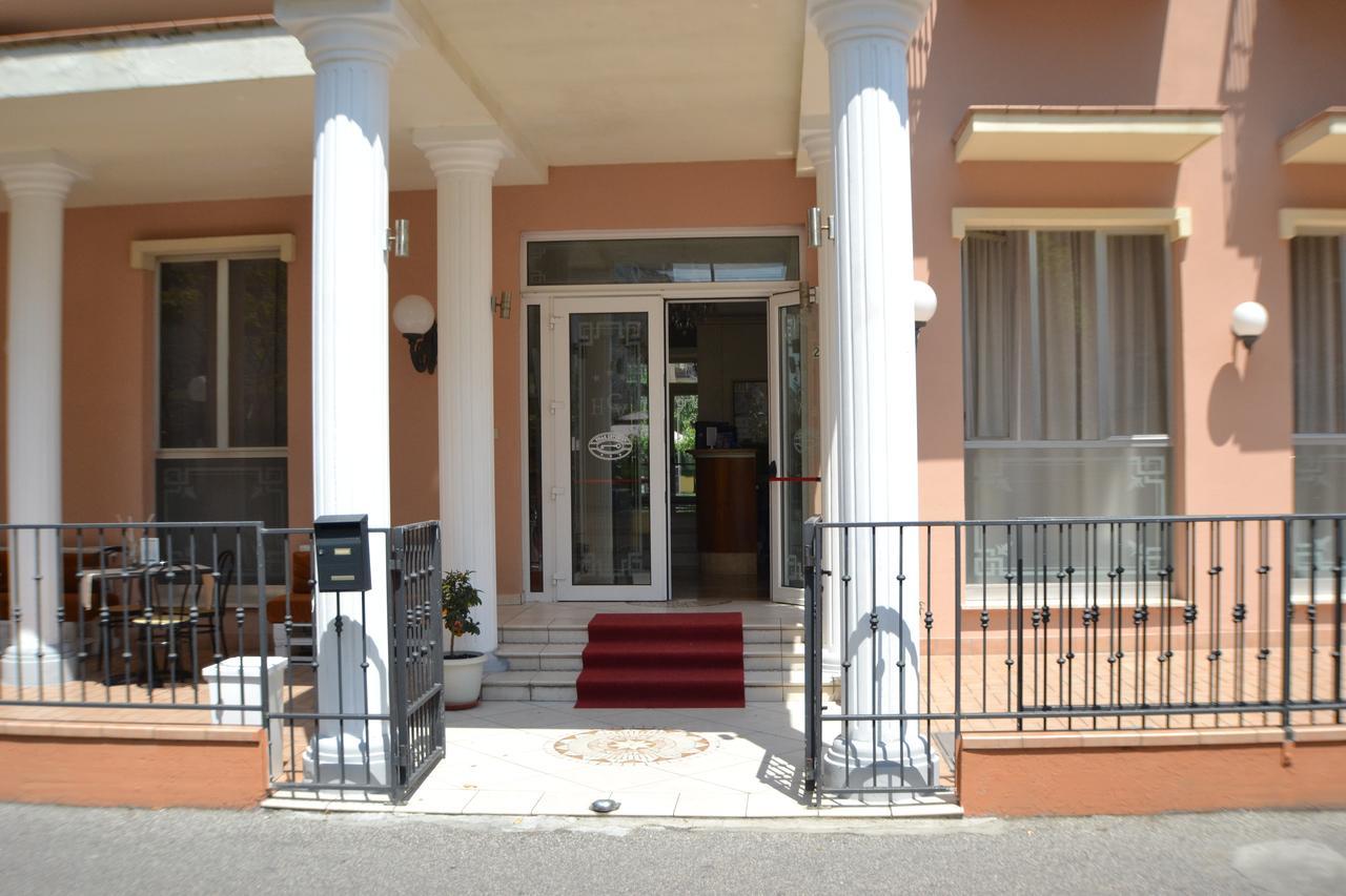 Hotel Villa Caterina Rimini Ngoại thất bức ảnh